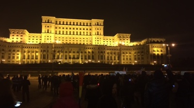 Anti-corruption protesters back on the streets in Bucharest